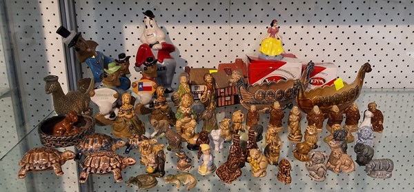 Lot 1350 - WADE COLLECTABLES