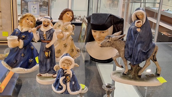 Lot 1196 - GOEBEL FIGURINES