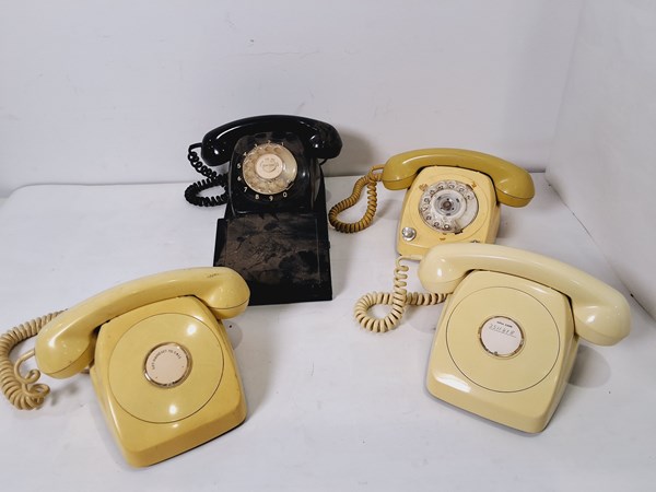 Lot 1293 - TELEPHONES