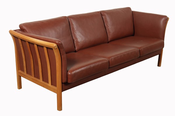Lot 97 - DANISH LEATHER LOUNGE