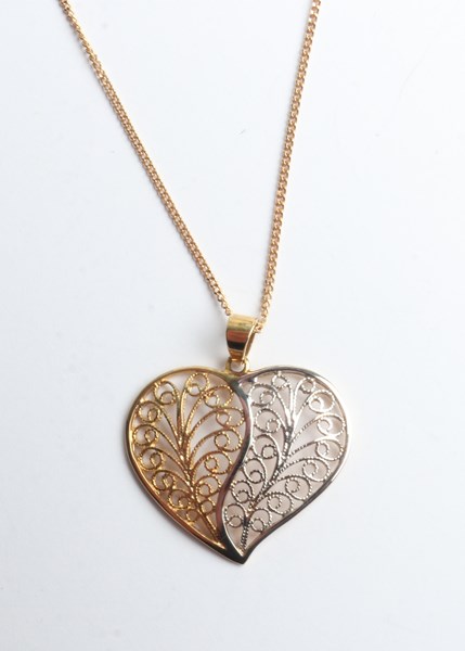 Lot 1029 - GOLD NECKLACE