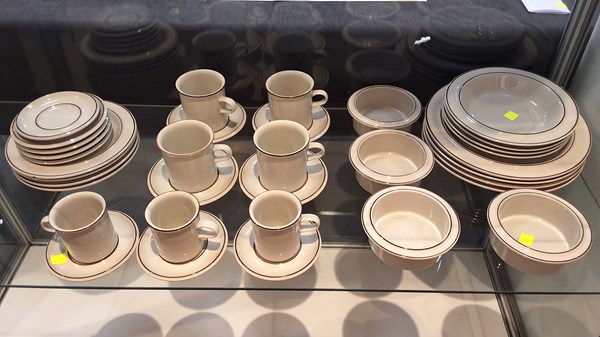 Lot 1221 - TABLE WARE