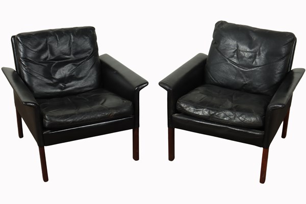 Lot 153 - PAIR OF MODEL 500 LOUNGE CHAIRS