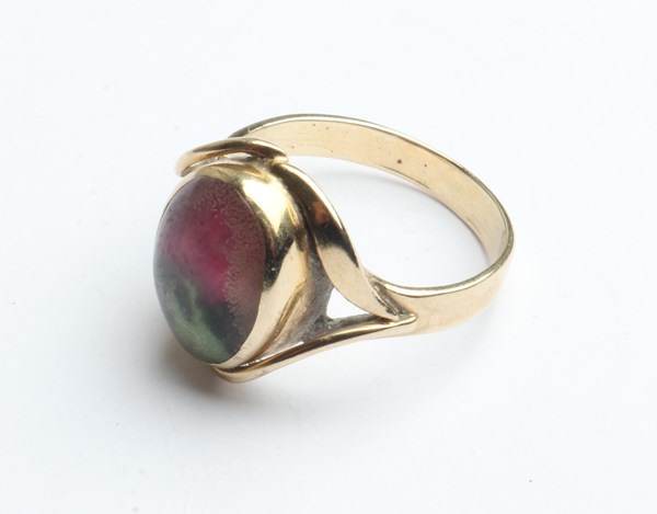 Lot 1033 - GOLD RING