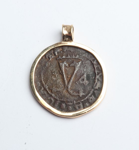 Lot 1078 - COIN PENDANT