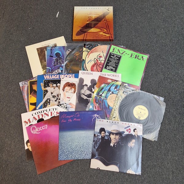 Lot 1326 - LP RECORDS