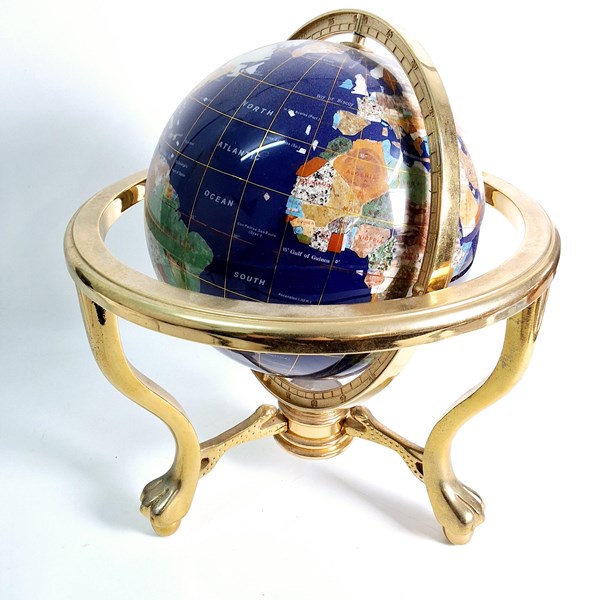 Lot 1265 - WORLD GLOBE