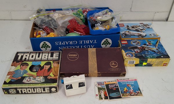 Lot 1475 - LEGO & GAMES