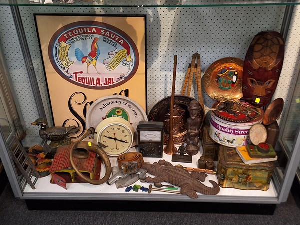 Lot 1359 - RUSTIC SUNDRIES