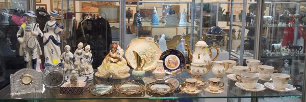 Lot 1431 - PRETTY CHINA