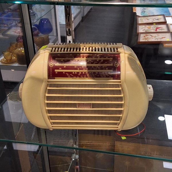 Lot 1458 - KRIESLER RADIO