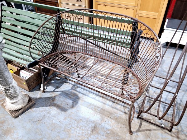 Lot 396 - LOVE SEAT