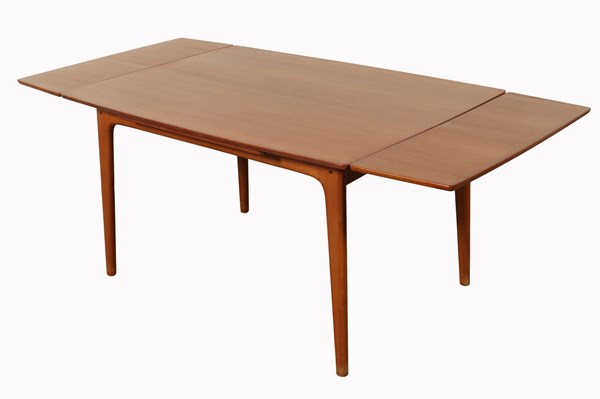 Lot 53 - NOBLETT DINING TABLE