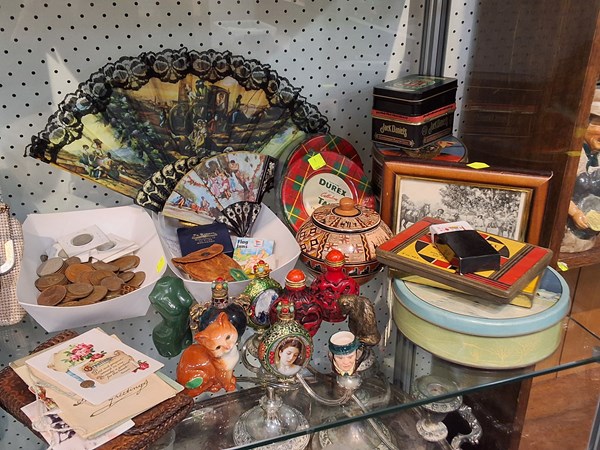 Lot 1353 - TINS, COINS & TRINKETS