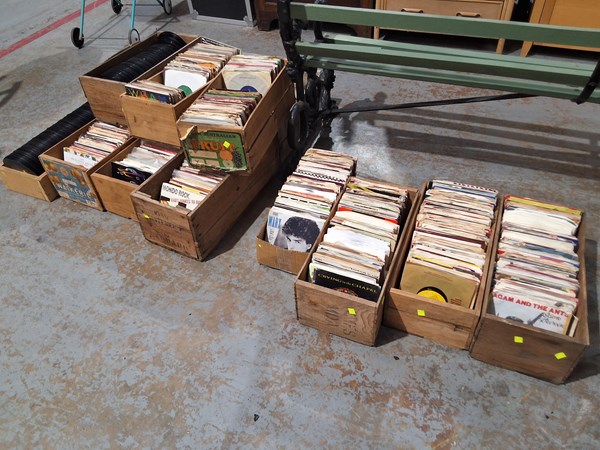 Lot 395 - VINYL RECORDS 45'S