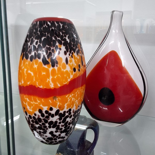 Lot 1349 - VASES