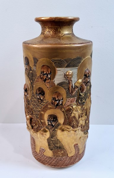 Lot 1390 - SATSUMA VASE