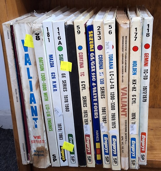Lot 1485 - CAR MANUALS