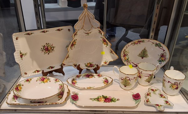 Lot 1229 - ROYAL ALBERT CHINA