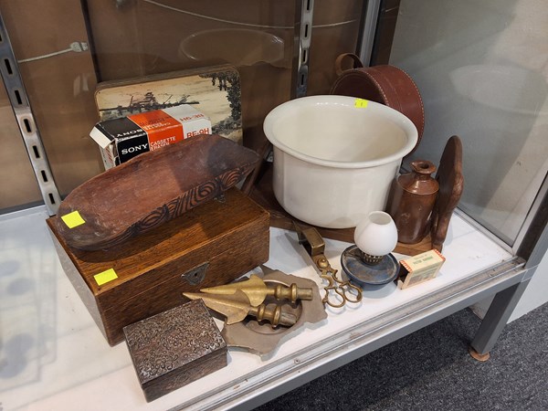 Lot 1451 - RUSTIC SUNDRIES
