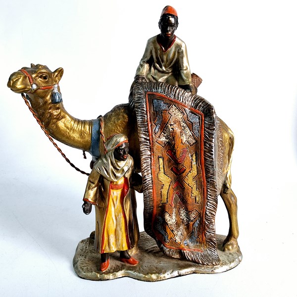 Lot 1529 - TABLE LIGHTER