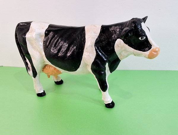 Lot 1372 - COW FIGURE