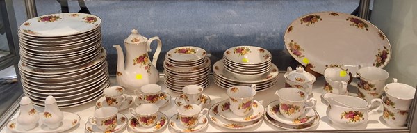 Lot 1222 - FLORAL CHINA