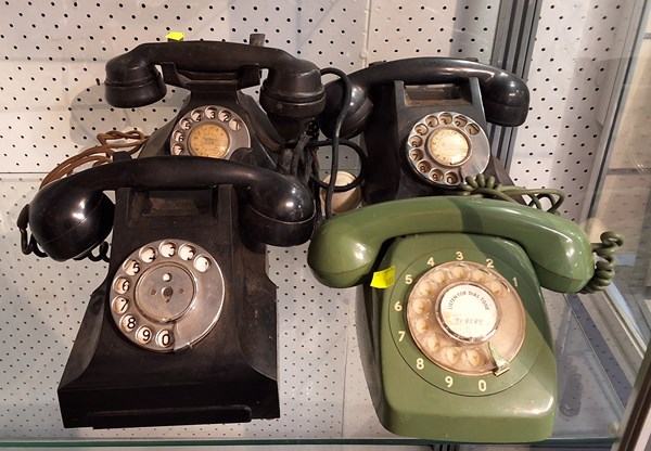 Lot 1261 - VINTAGE PHONES