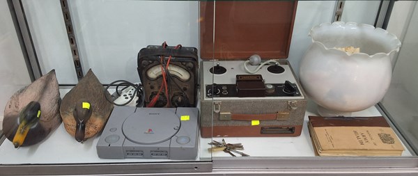 Lot 1425 - VINTAGE ELECTRONICS