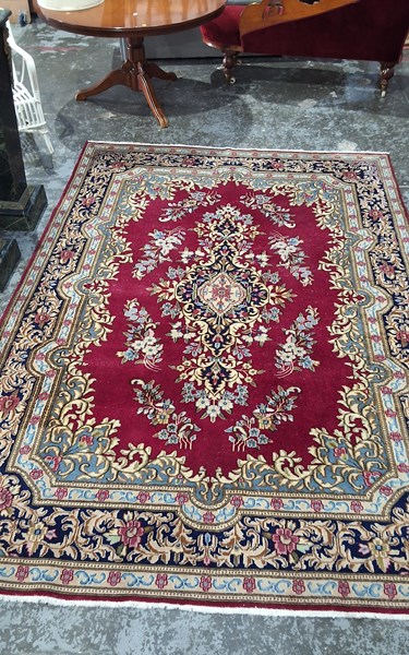 Lot 110 - FLOOR RUG