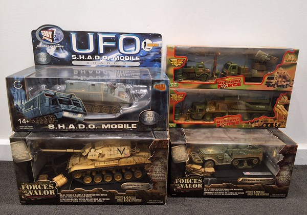 Lot 1391 - MILITARY TOYS