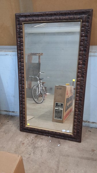 Lot 418 - MIRROR