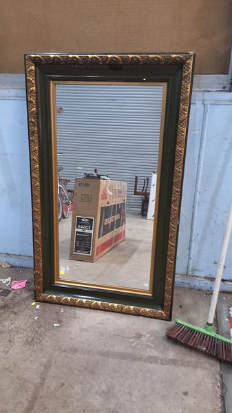 Lot 420 - MIRROR
