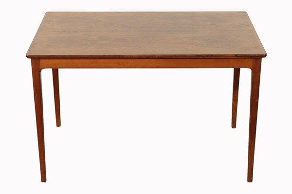 Lot 72 - OCCASIONAL TABLE