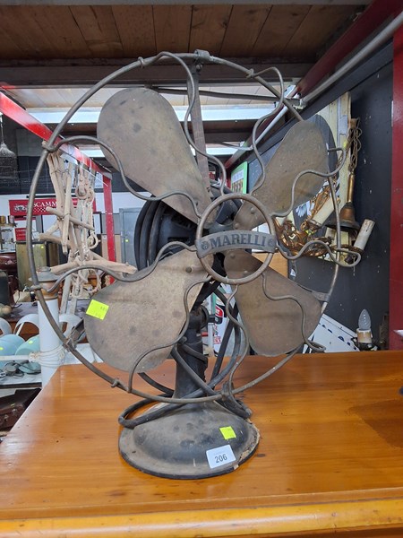 Lot 206 - DESK FAN