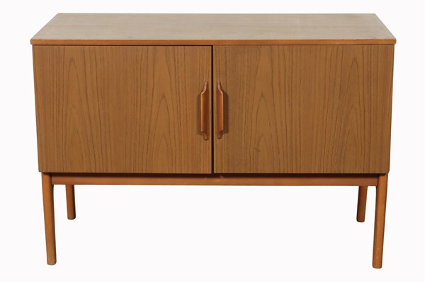 Lot 76 - LOWLINE CABINET