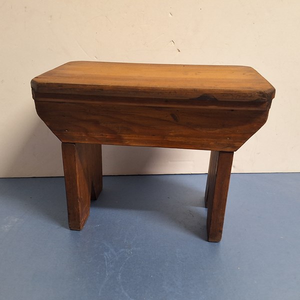 Lot 1224 - PINE FORM