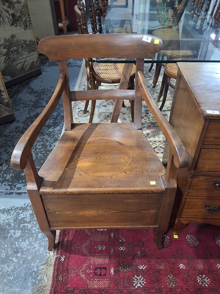 Lot 55 - COMMODE CHAIR