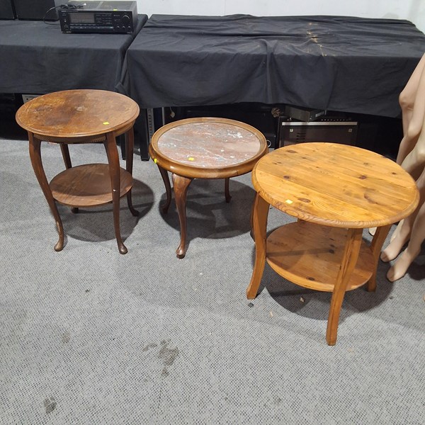 Lot 266 - LAMP TABLES