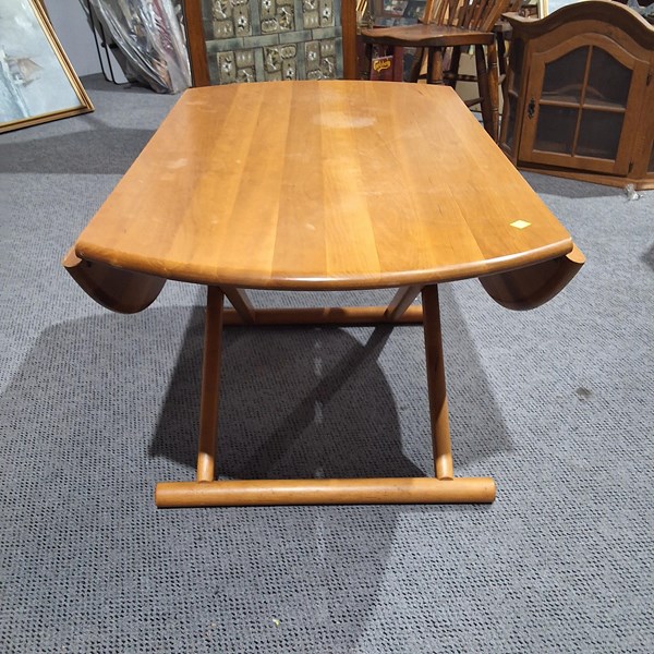 Lot 350 - COFFEE TABLE