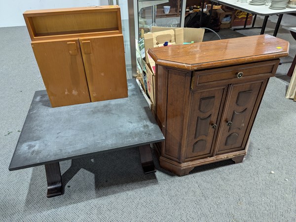 Lot 304 - FURNITURE LOT