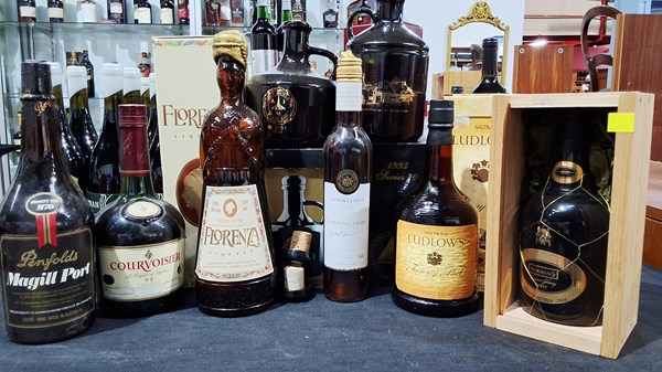 Lot 80 - PORTS & LIQUEURS