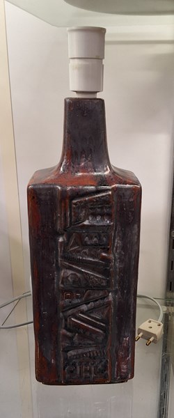 Lot 1301 - TABLE LAMP