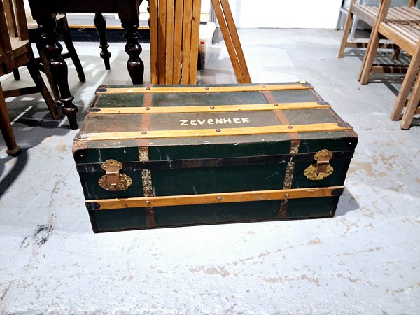 Lot 219 - VINTAGE TRUNK