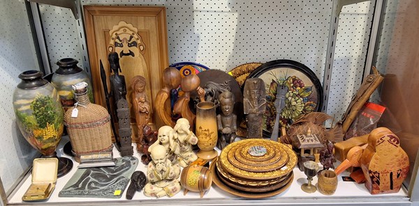 Lot 1299 - TIMBER WARES