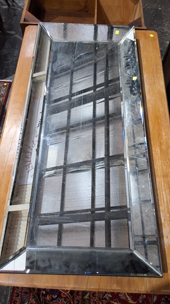 Lot 32 - WALL MIRROR