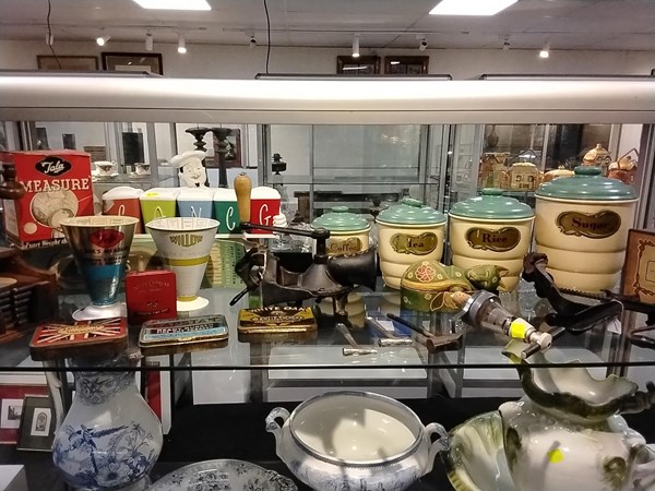 Lot 1326 - KITCHENALIA