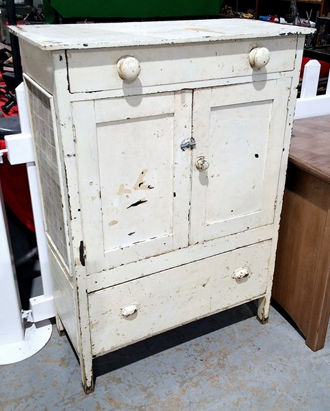 Lot 264 - RUSTIC KITCHEN PANTRY