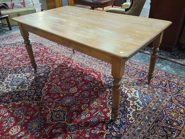 Lot 62 - KITCHEN TABLE