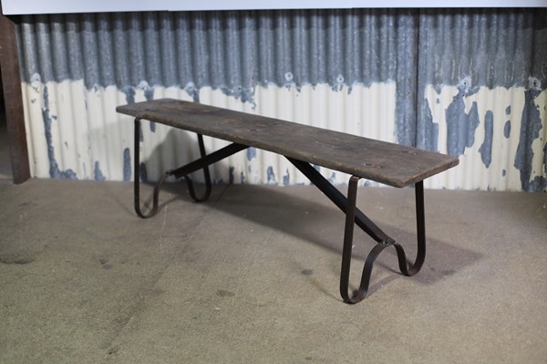 Lot 109 - BENCH